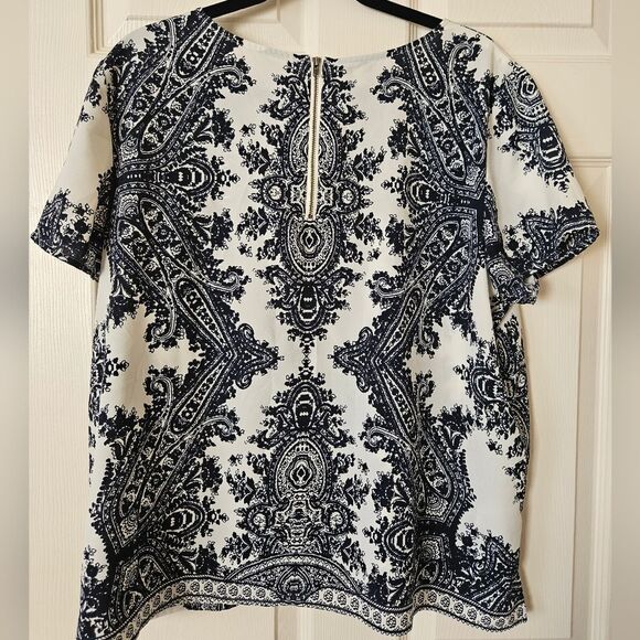 Talbots Abstract Geometric Print Navy Blue& Beige Short Sleeve Blouse Size XL - Picture 2 of 5